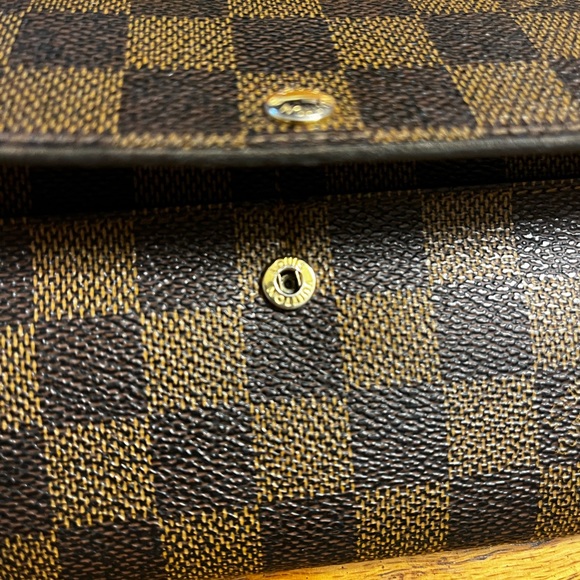 Louis Vuitton Damier Pattern wallet - Picture 3 of 11